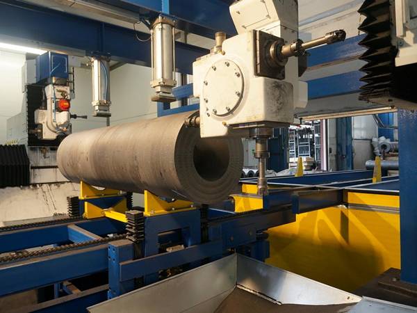 Part of the graphite electrodes production process is shown.